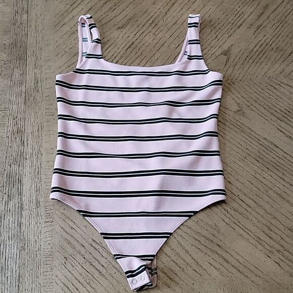Blush pink stripe bodysuit Express XS NWOT 💖 - Picture 1 of 4